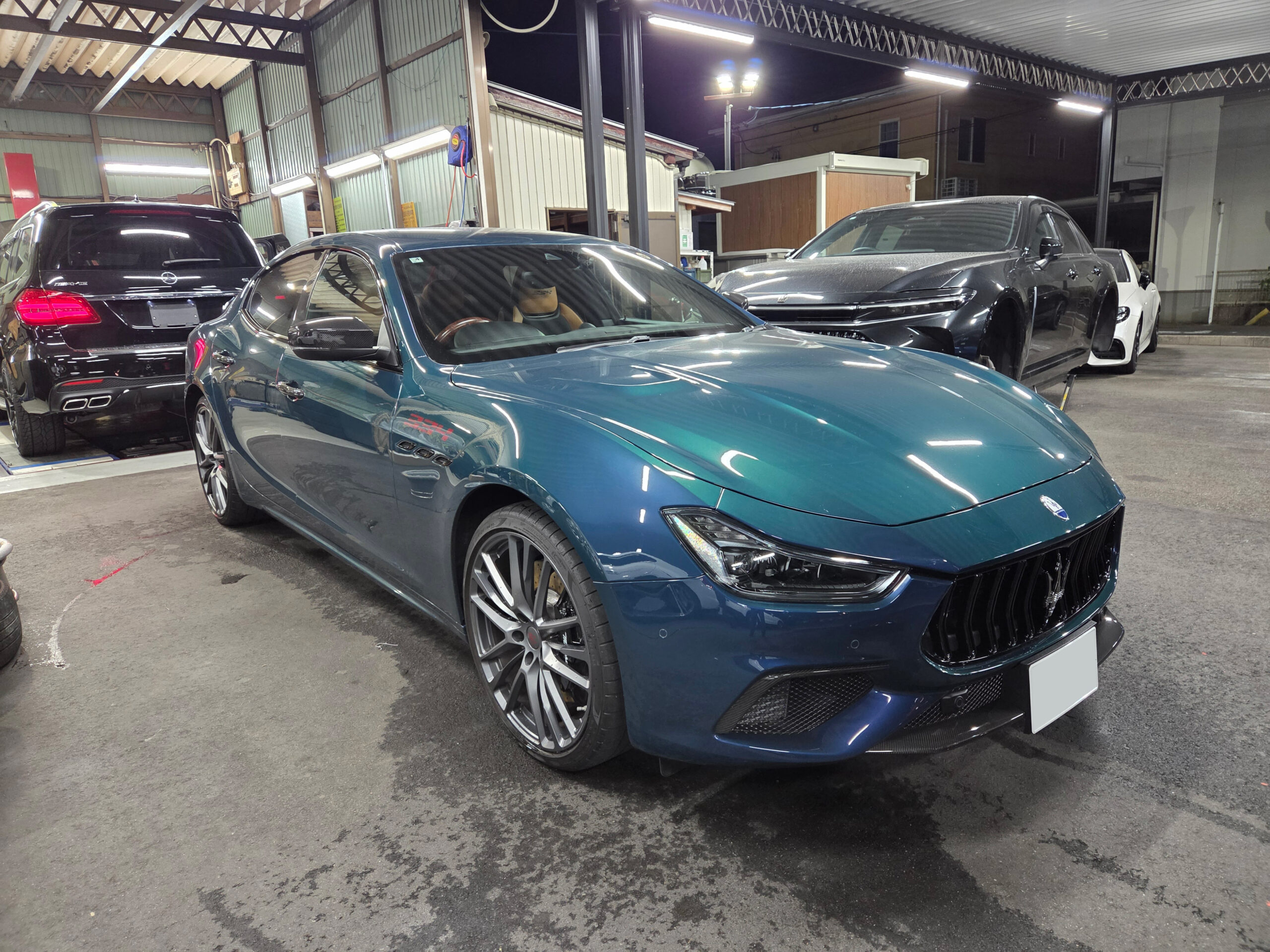 meru 様　塗装依頼 マセラティ Ghibli 334 Ultima EBM取付 | ユーロハーツ｜春日井市の